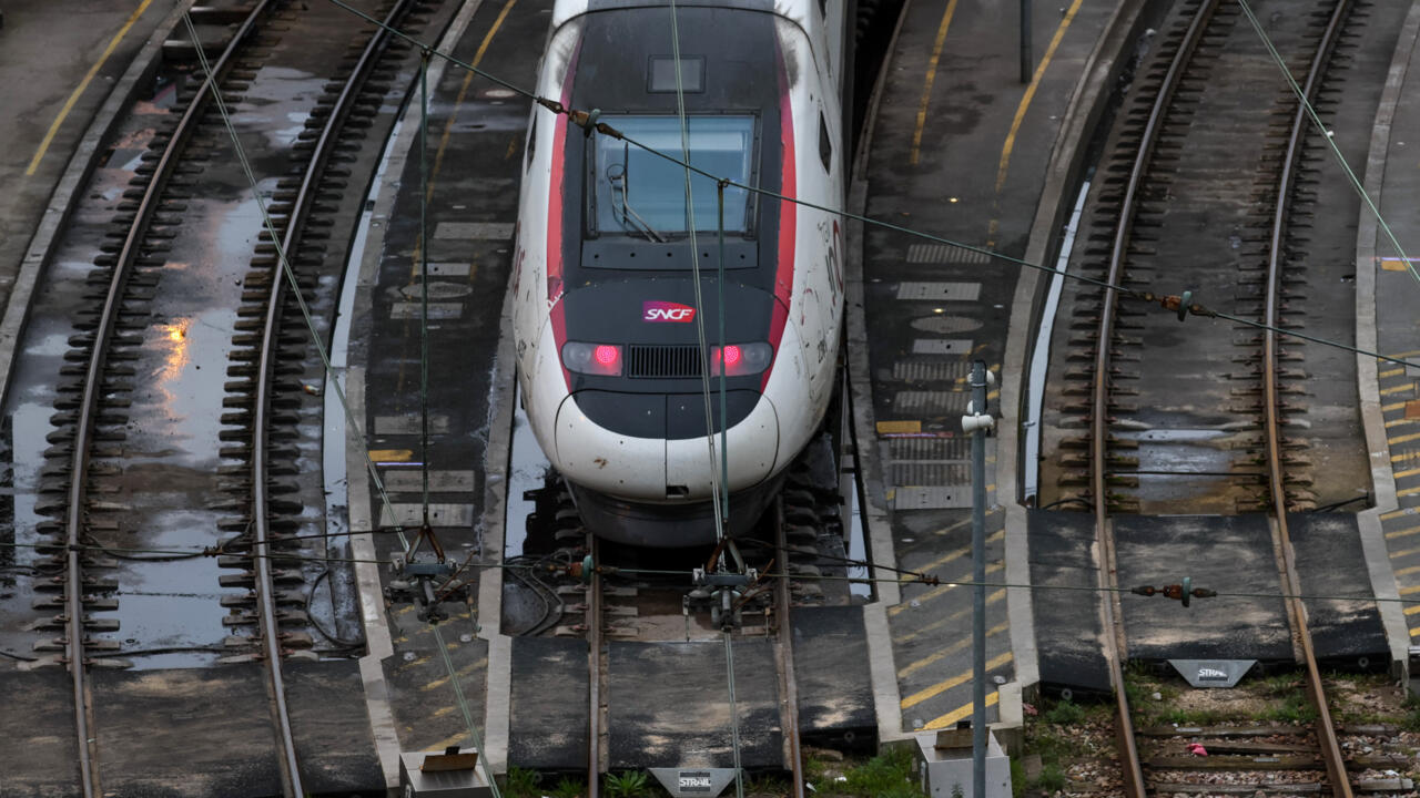 Grève à la SNCF : “90 % des trains vont rouler ce week-end”, assure l’opérateur
