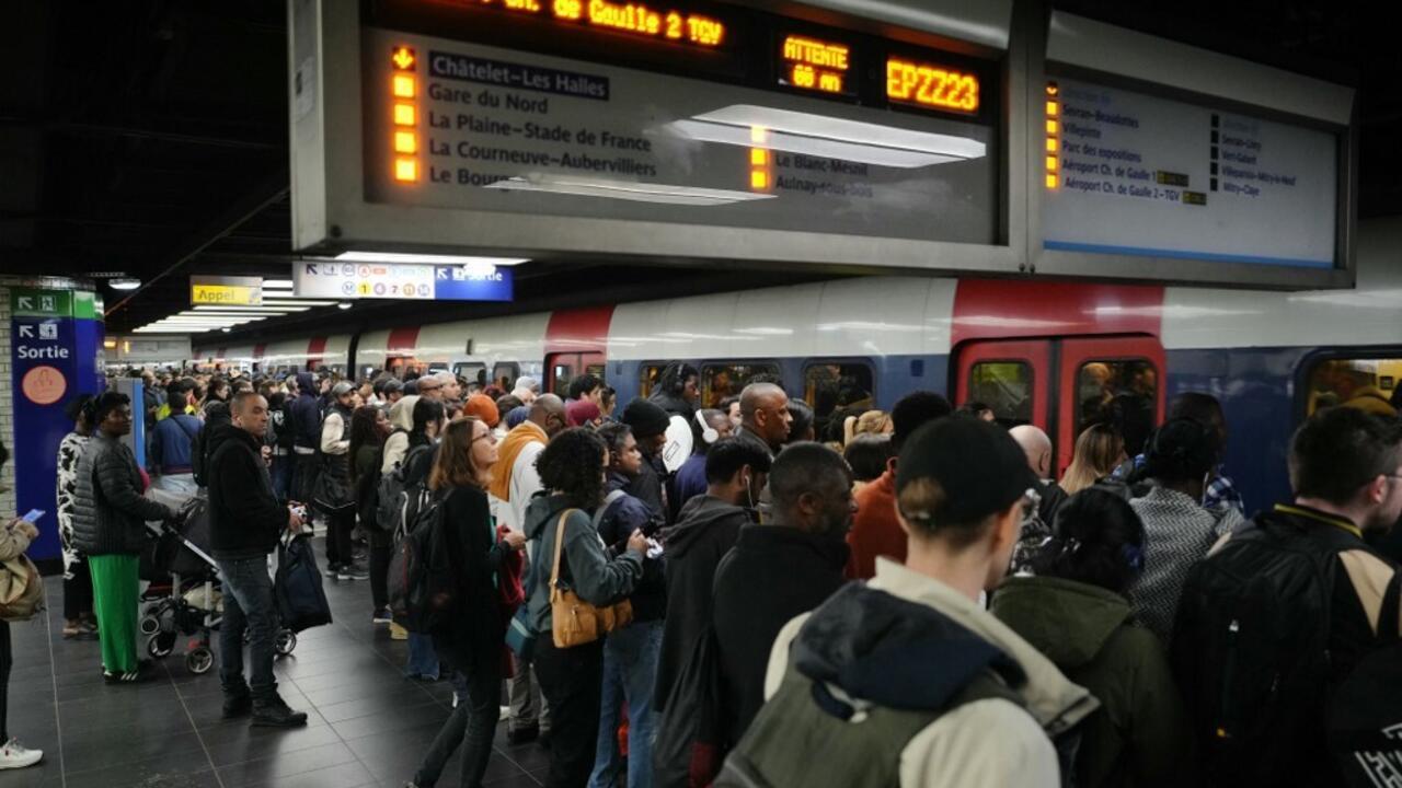 Le trafic SNCF francilien sera “fortement perturbé” lundi, premier jour d’une semaine de grève Le trafic SNCF francilien sera “fortement perturbé” lundi, premier jour d’une semaine de grève